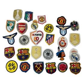 Aufnäherkonvolut, 29 Stück