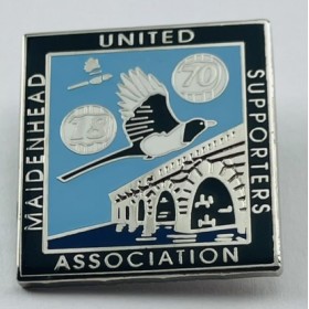 Pin Maidenhead United (ENG)