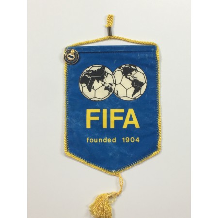 Wimpel Verband FIFA + Pin unbekannt