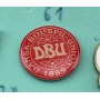 Pin Dänemark, Verband DBU Dansk Boldspil-Union